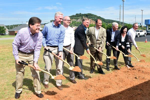 (l to r) Tim Baucom, EVP Shaw Residential, Jeff West, VP Marketing Patcraft, John Stephens, VP Marketing Shaw Contract, Randy Merritt, Shaw President, Mayor Matt Santini, Mayor of Cartersville, Bob Chandler, SVP Shaw Commercial Sales and Marketing, Brenda Knowles, VP Commercial Marketing and Product Development, Hal Long, EVP Operations